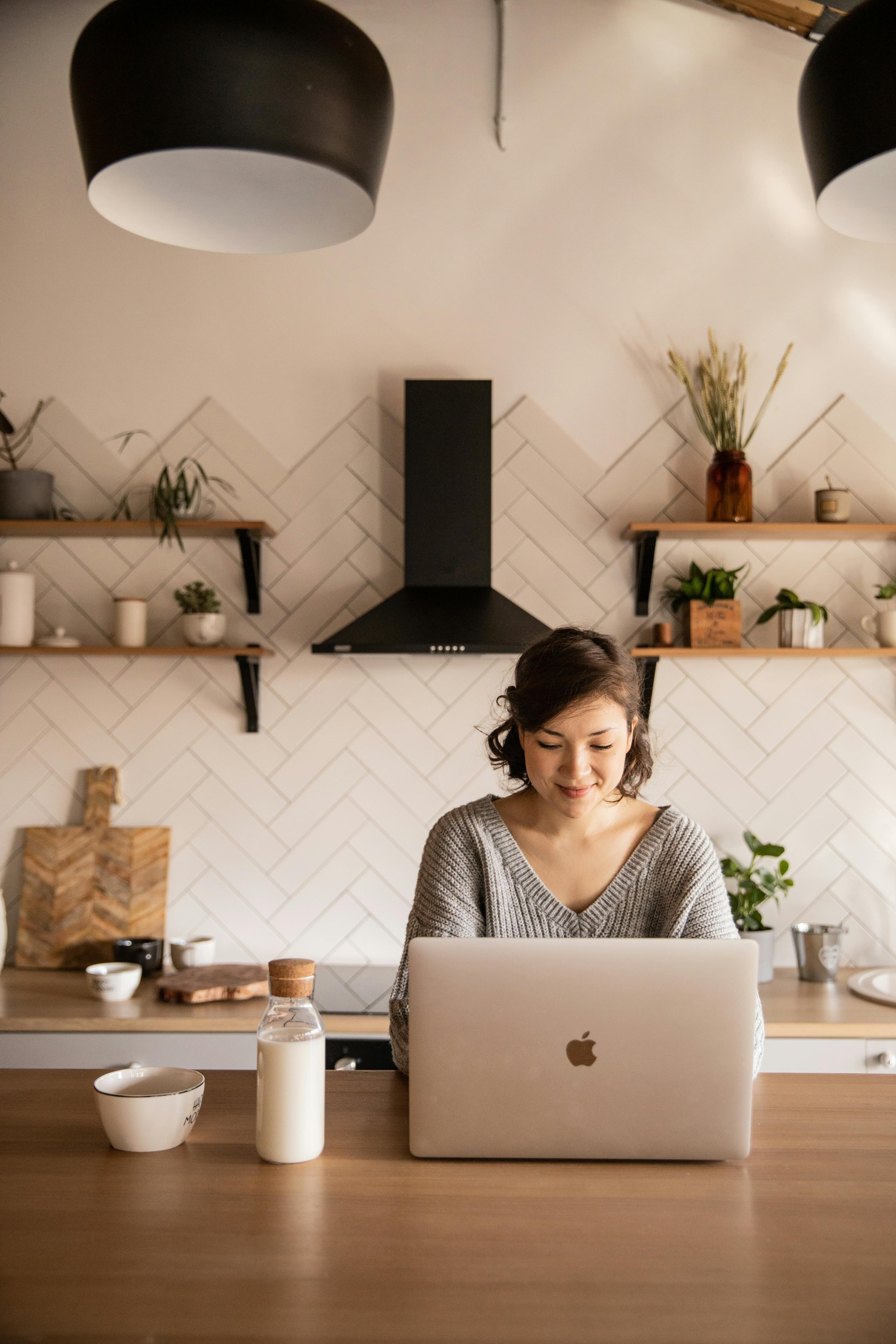 Success Story: From Side Hustle to $10K Monthly - Maria's Fashion Journey