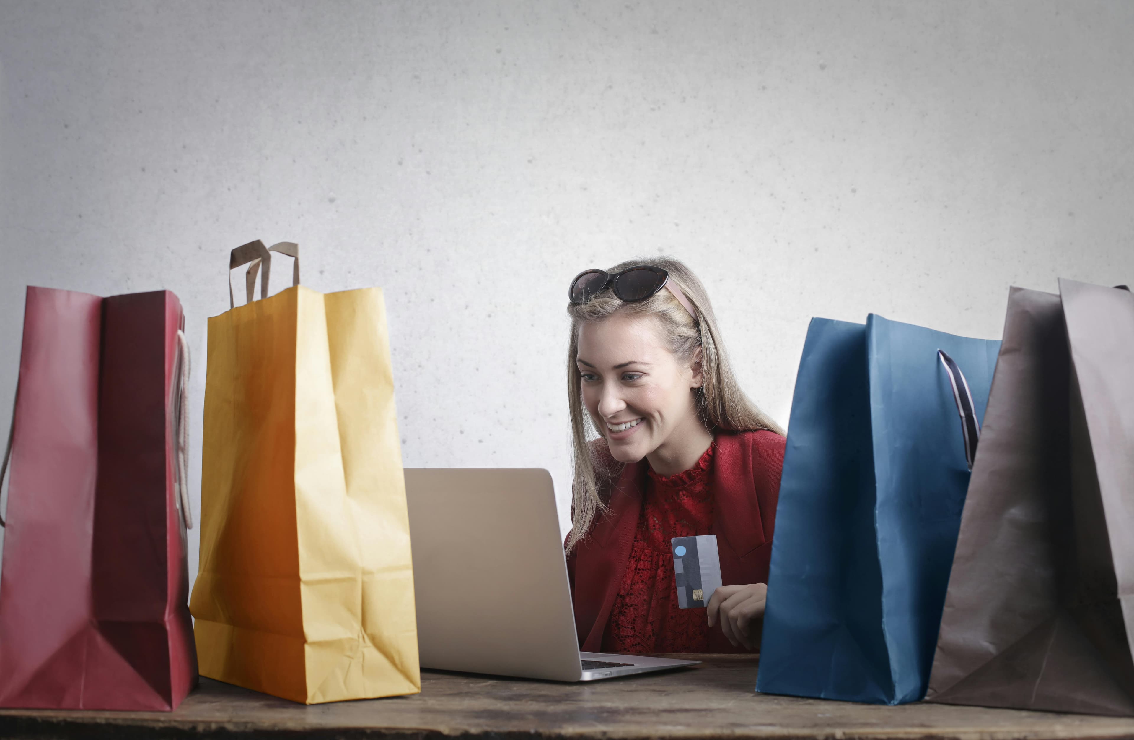 The Impact of Customer Reviews on Live Shopping